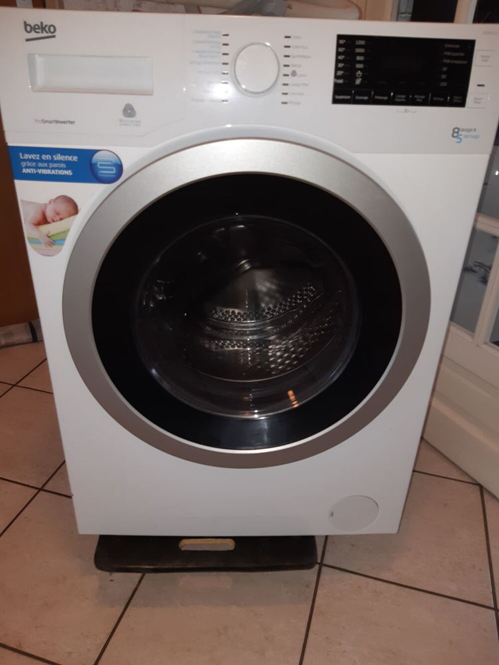 MACHINE A LAVER/SECHE LINGE 
Marque BEKO
Md WDW8512 Electromnager