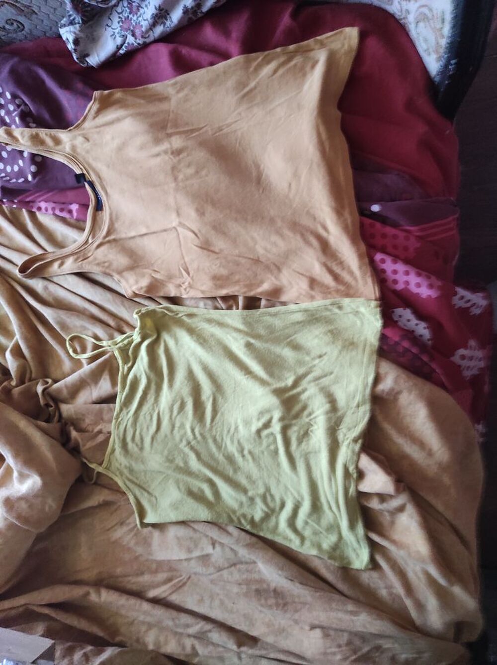 5€ trois d&eacute;bardeur taille 38/40/42 Vêtements