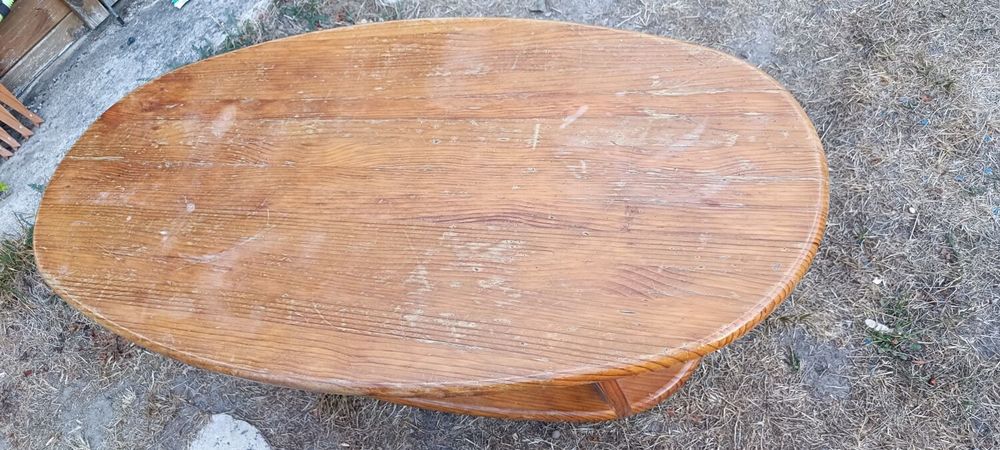 Table basse de salon ovale avec deux plateaux Meubles