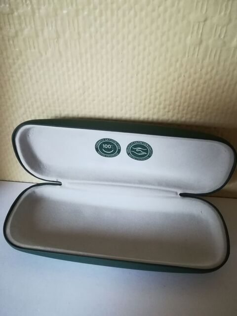 ETUI A LUNETTES G�n�rale optique
0 Mouvaux (59)