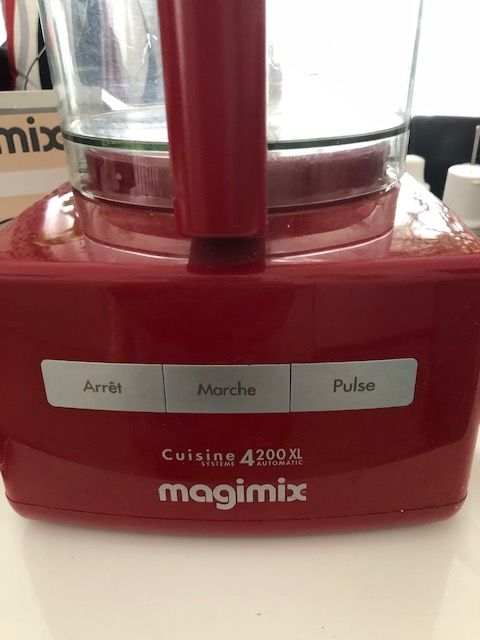 Robot Magimix rouge 4200 160 Chtillon (92)
