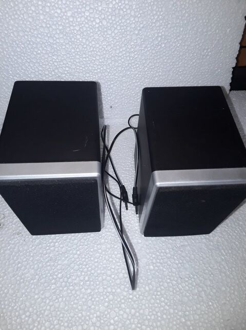 PETITES ENCEINTES 8 ohms 2.5W
6 Serres-Castet (64)