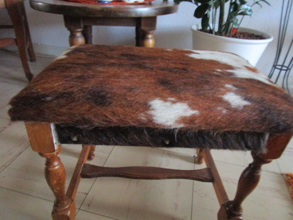 tabouret assise peau vache Meubles