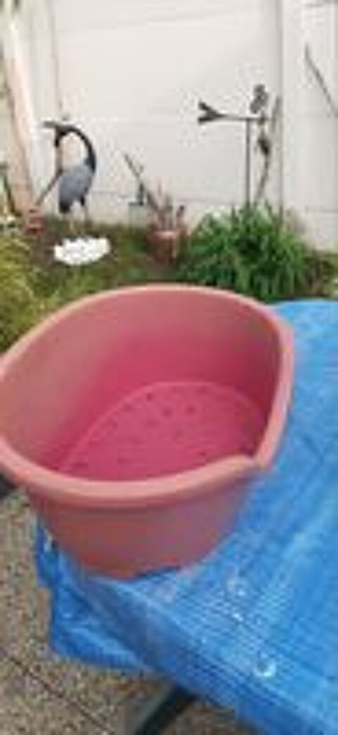   corbeille plastic pour chien 