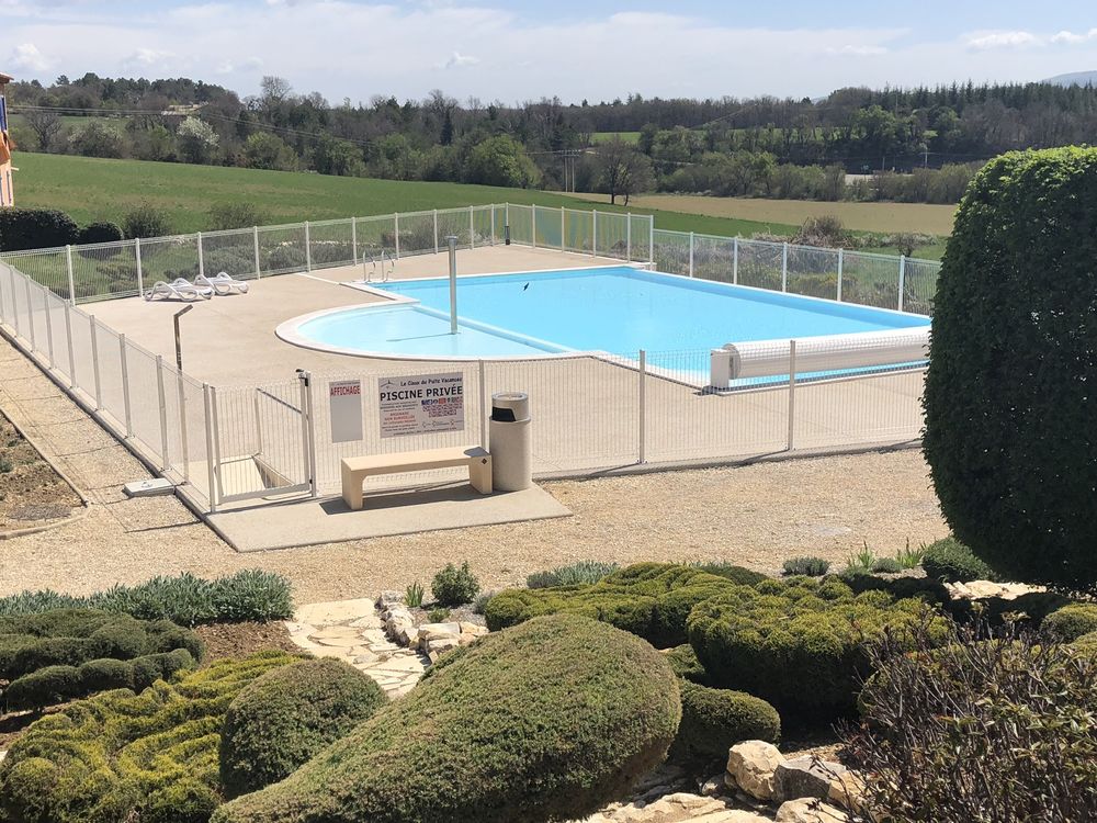 Location Maison Villa avec piscine - 3 chambres à partir de 645 € la semaine Saint-trinit