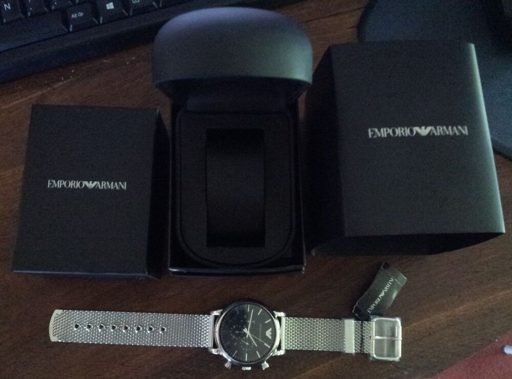 S&eacute;rie Limit&eacute;e INOX : Montre Emporio Armani NEUVE Bijoux et montres