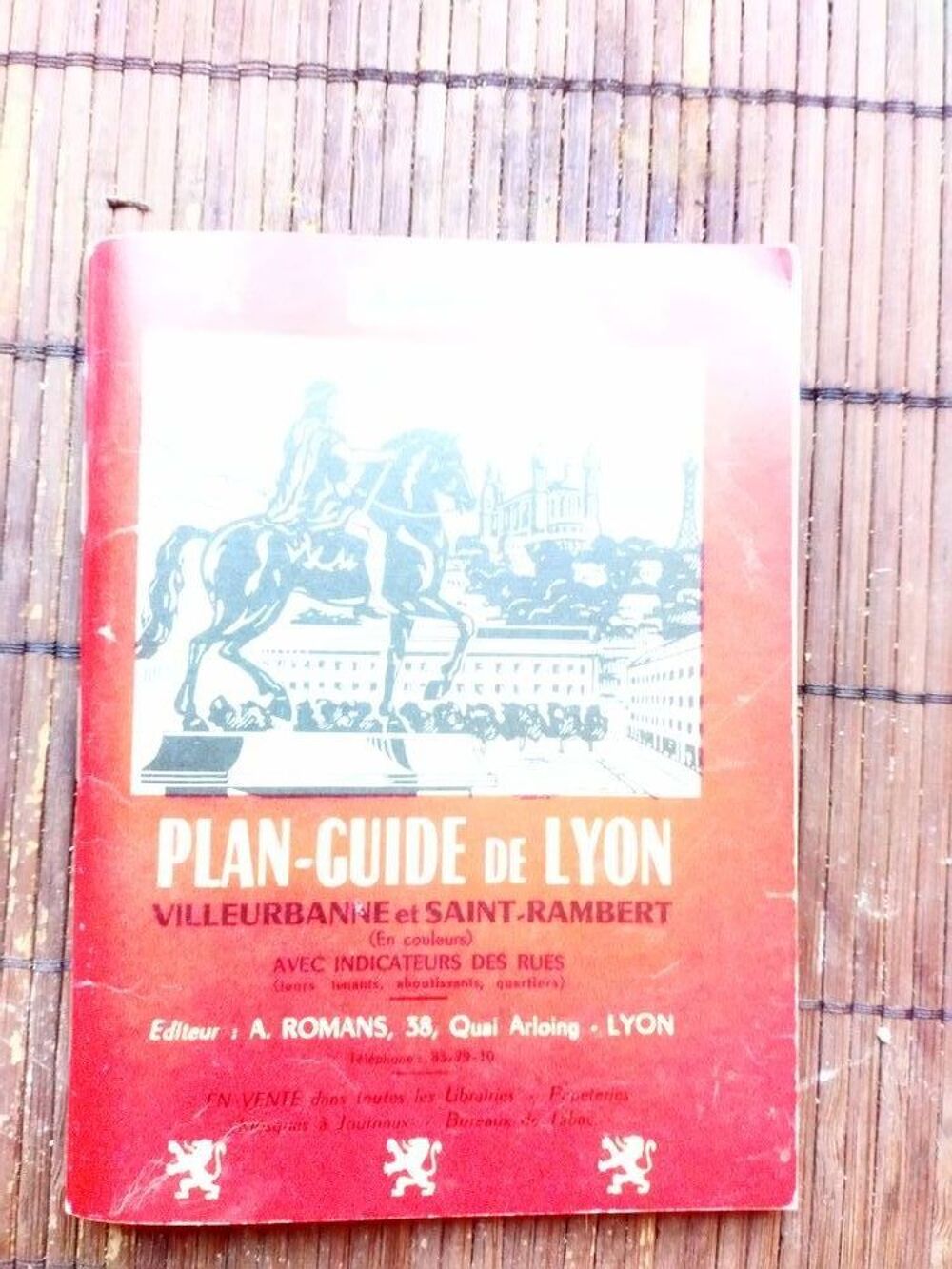 Ancien Guide Touristique de Lyon ? Couverture Rouge Livres et BD