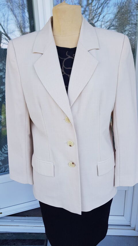 Veste beige en laine doublée taille 42 15 Saint-Martin-le-Beau (37)