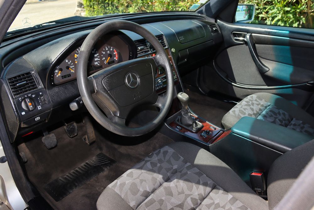 Classe C C200 CDI Classic 1999 occasion 26450 Cl&eacute;on-d'Andran
