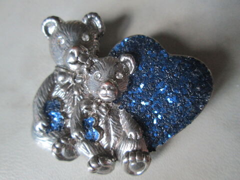 Broche deux ours mtal argent et coeur paillettes bleues 5 Herblay (95)