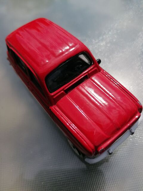 2 petites voitures 4 Jury (57)