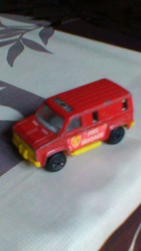 Voiture miniature pick-up norev 4 Avermes (03)