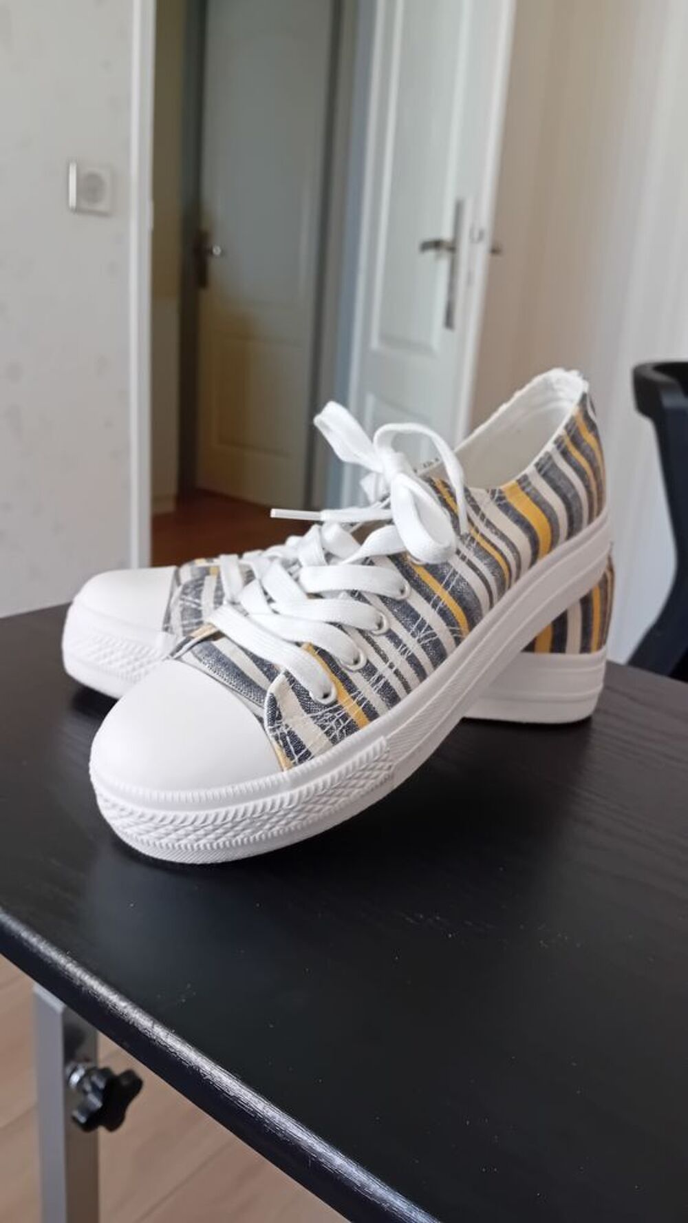 BASKETTS RAYEES EN TOILE Chaussures
