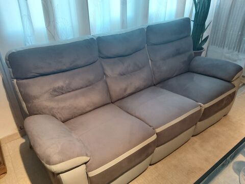 Canap 3 places couleur gris souris et blanc 380 Avignon (84)