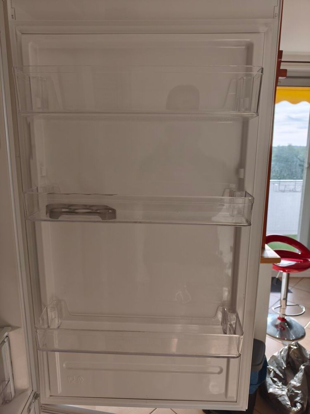 R&eacute;frig&eacute;rateur cong&eacute;lateur Indesit blanc Electroménager