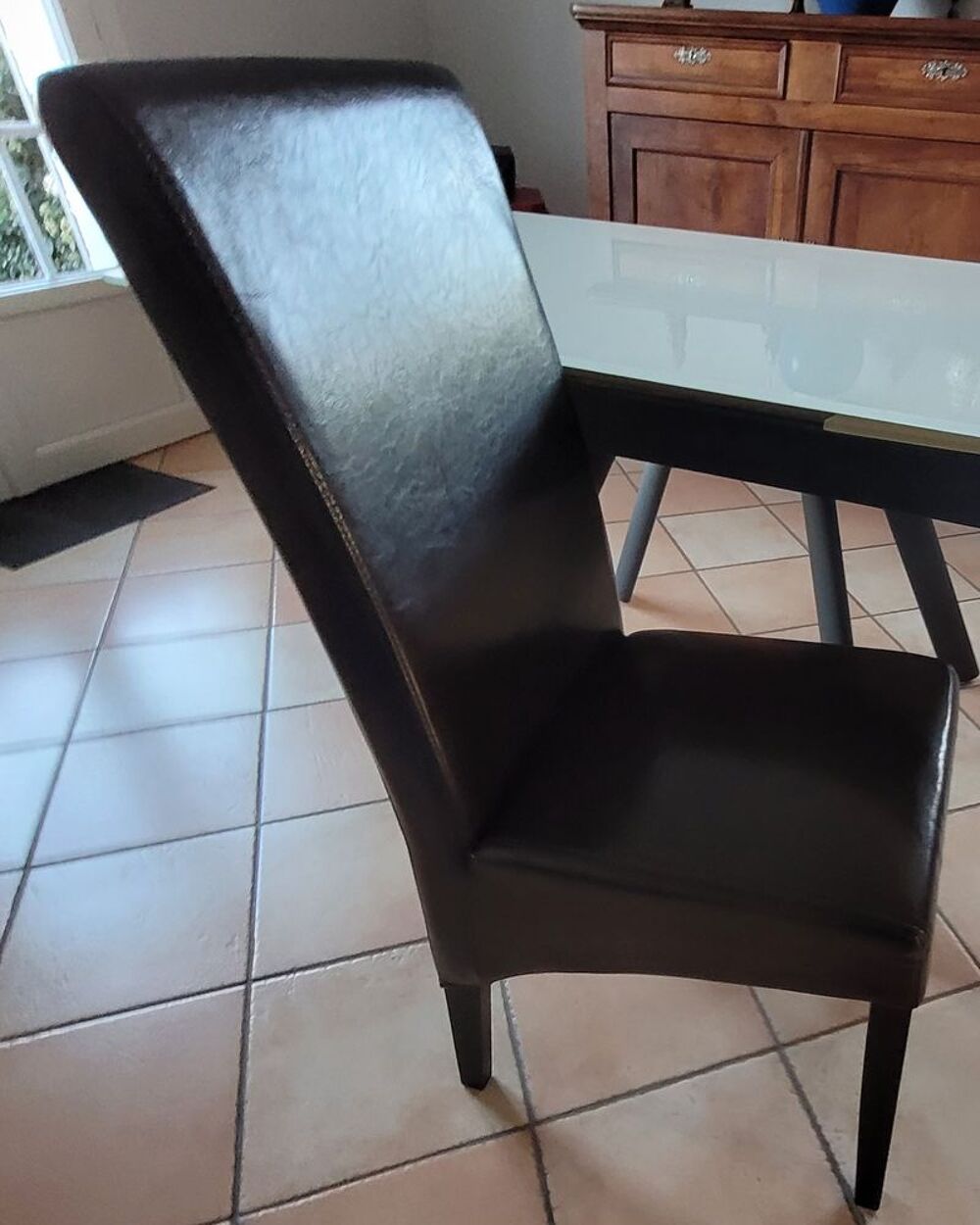 Table et 6 chaises Meubles