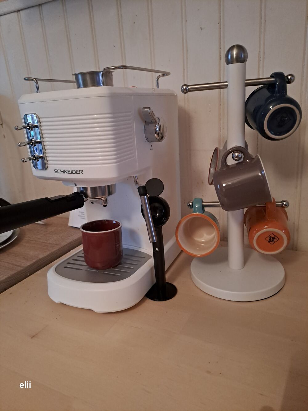 Cafeti&egrave;re expresso manuelle avec 6 tasses sur support Electrom�nager