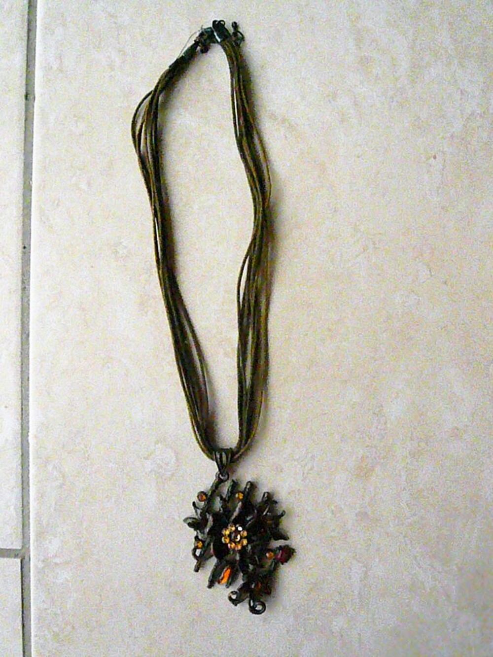 Collier fantaisie marron Bijoux et montres