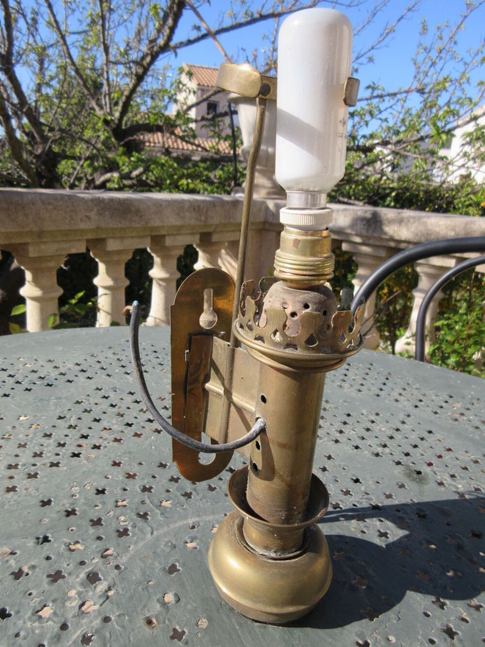 Lampes &agrave; p&eacute;trole en laiton anciennes Décoration