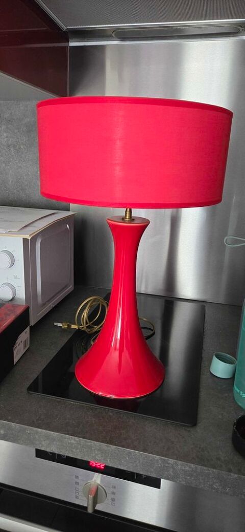 Lampe rouge 10 Brou-sur-Chantereine (77)