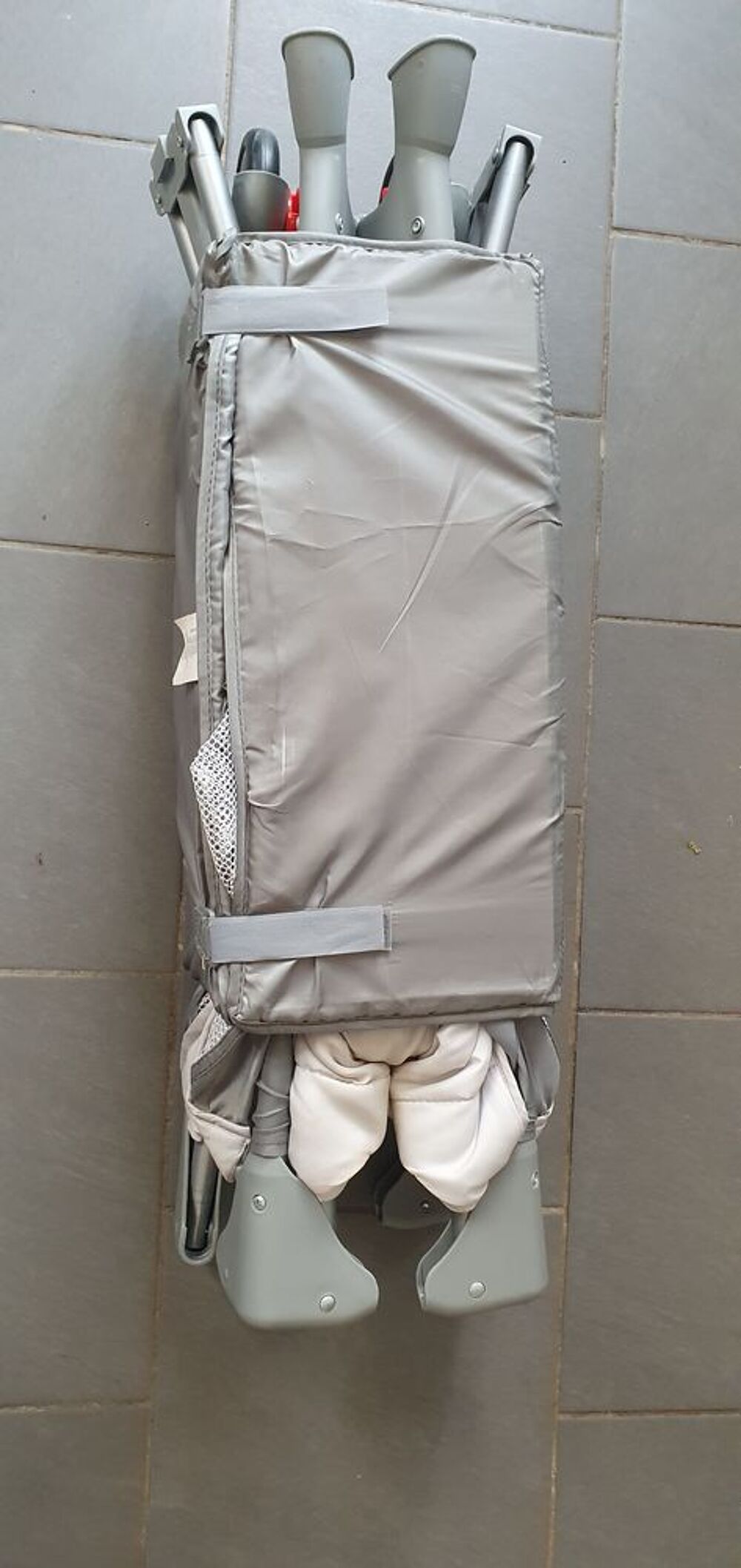 Lit parapluie b&eacute;b&eacute; en bon &eacute;tat Mobilier enfants