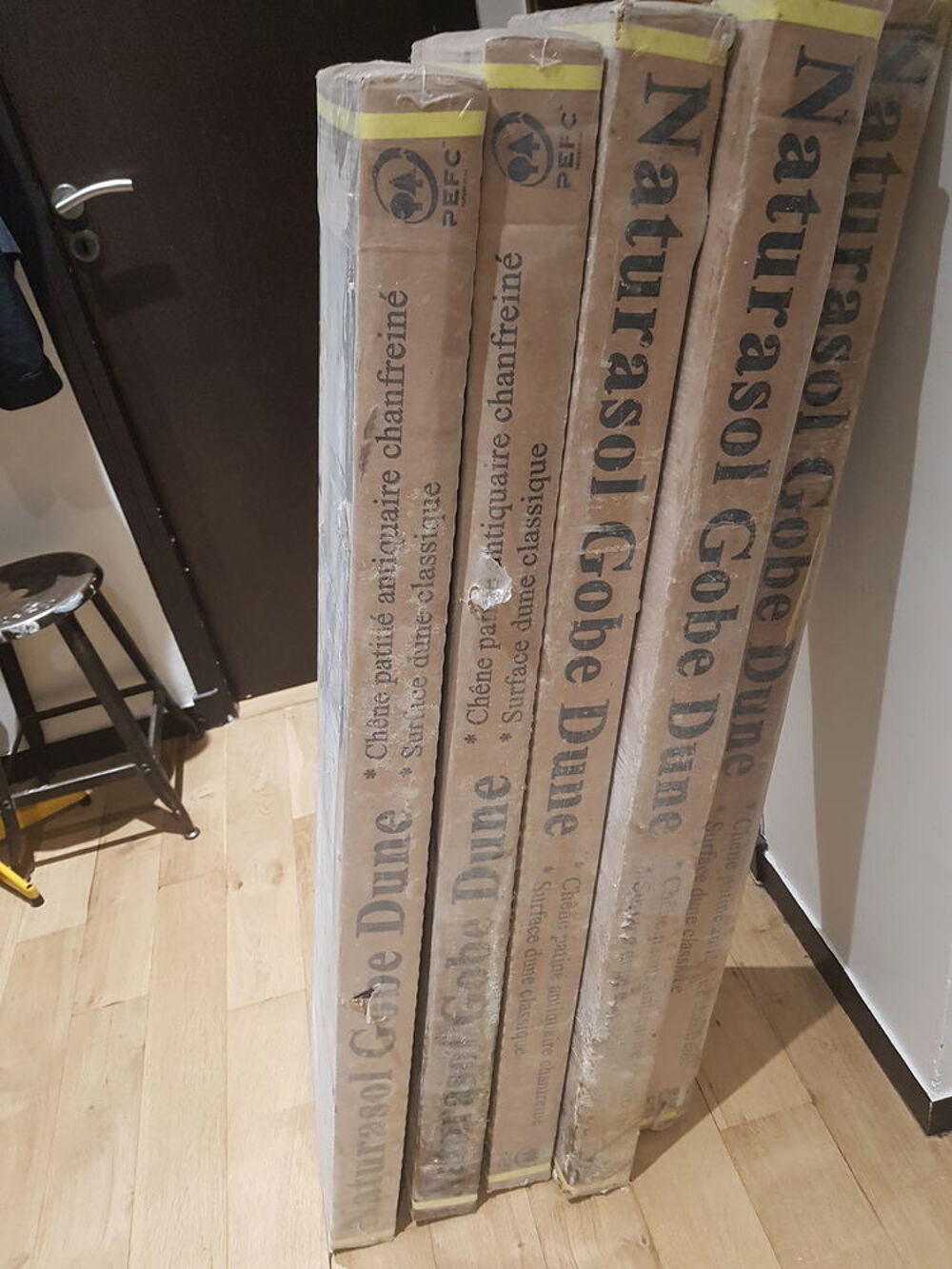 Parquet ch&ecirc;ne massif 5m2, encore emball&eacute; couleur caramel Bricolage