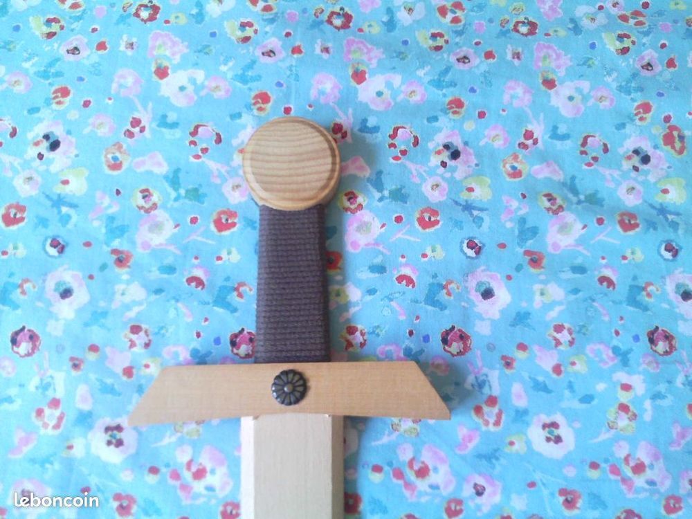Belle &eacute;p&eacute;e en bois
Jeux / jouets