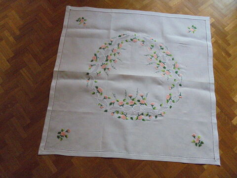 Nappe à thé, jours et broderies (52) 20 Tours (37)