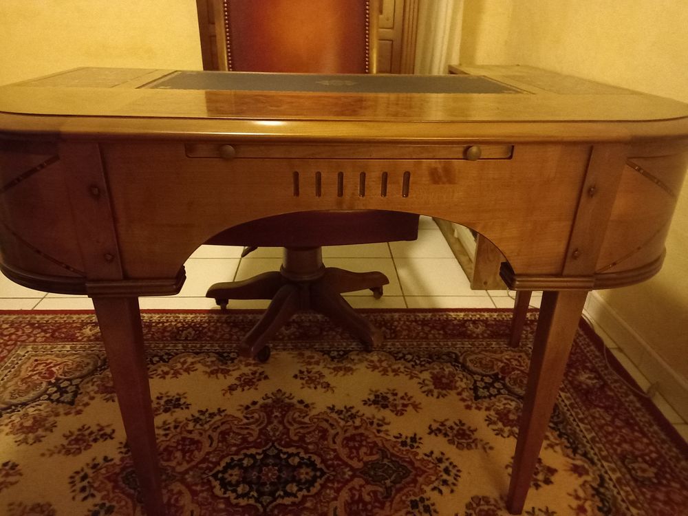 BUREAU ET SON FAUTEUIL Meubles