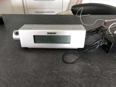 Radio-rveil projecteur 15 Le Castellet (83)