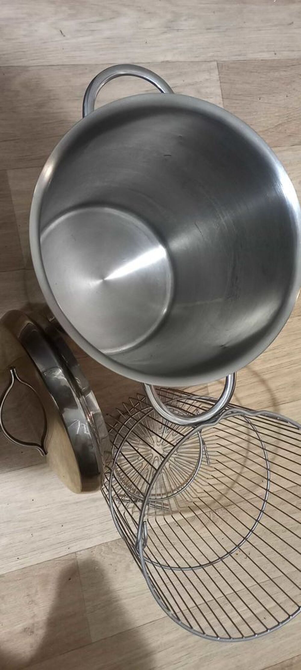 vendre une marmite inox .tr&egrave;s bonne &eacute;tat Electromnager