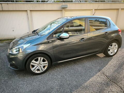 Peugeot 208 1.2 PureTech 82ch BVM5 Style 2017 occasion Lyon 69005