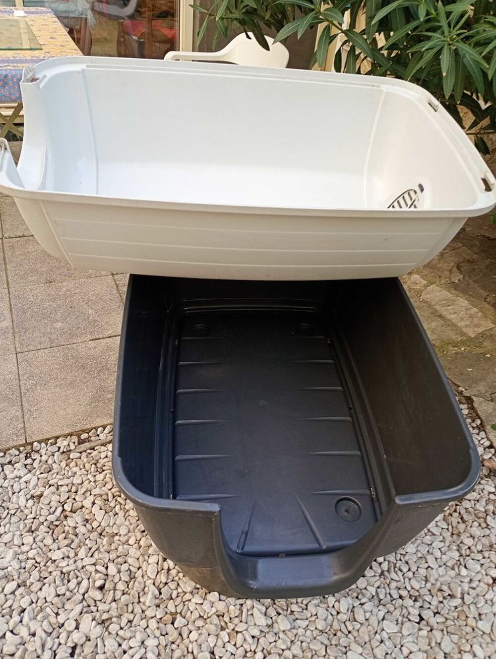 niche &agrave; chien ferblast Jardin