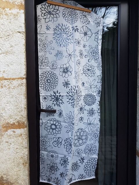 3 rideaux/tissu blancs courts style rtro et tringles 5 Mouxy (73)