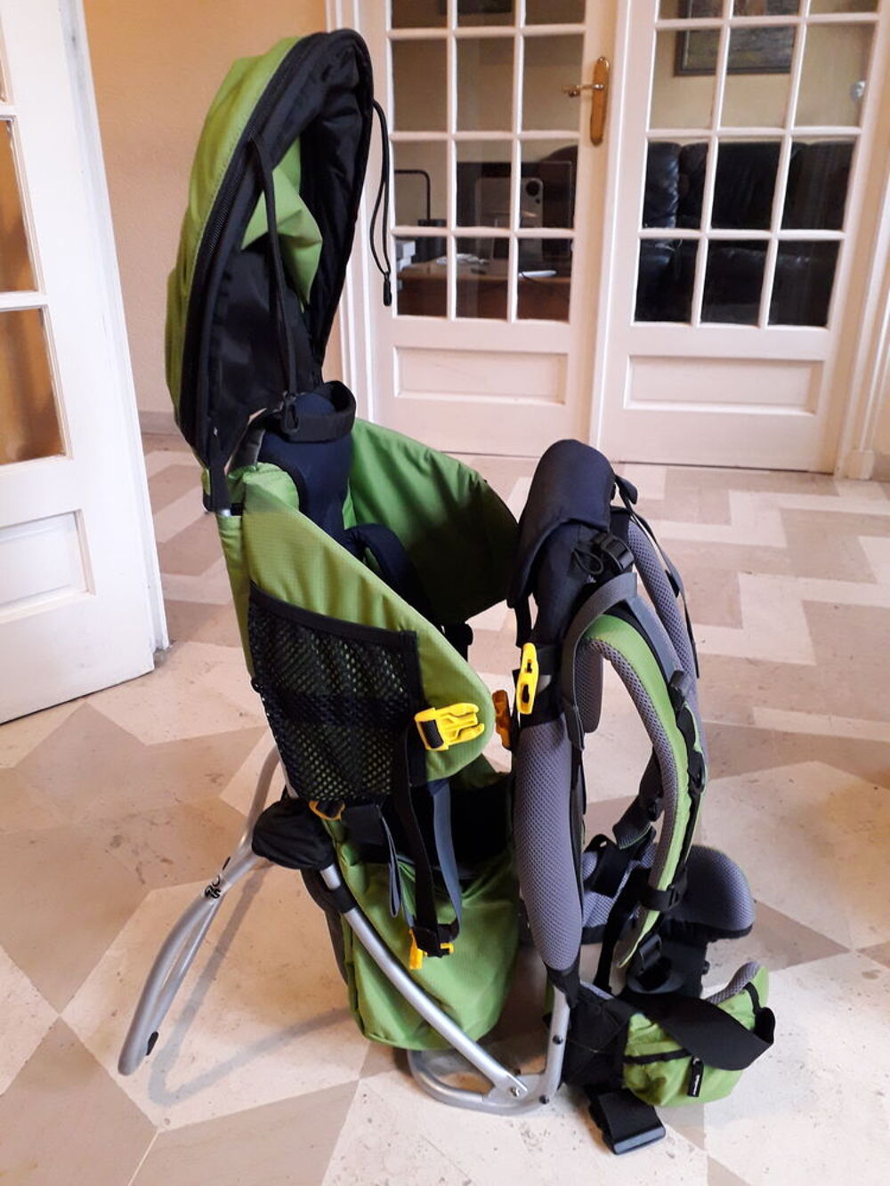 Porte-b&eacute;b&eacute; de randonn&eacute;e
Puériculture