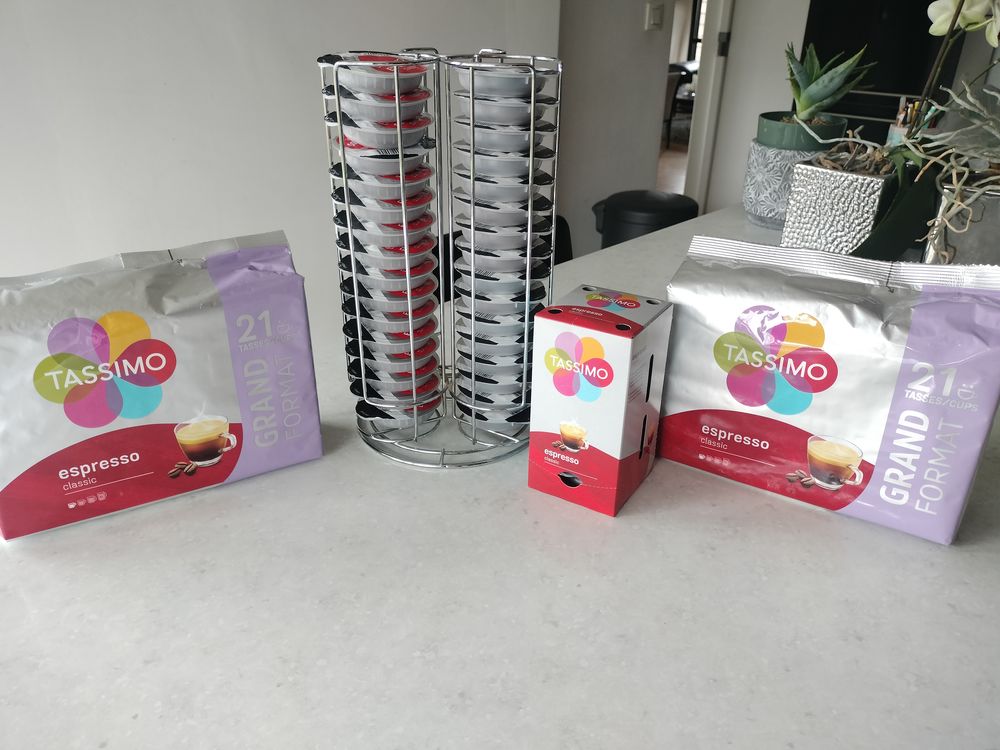 Support avec 81 capsules Tassimo Electroménager