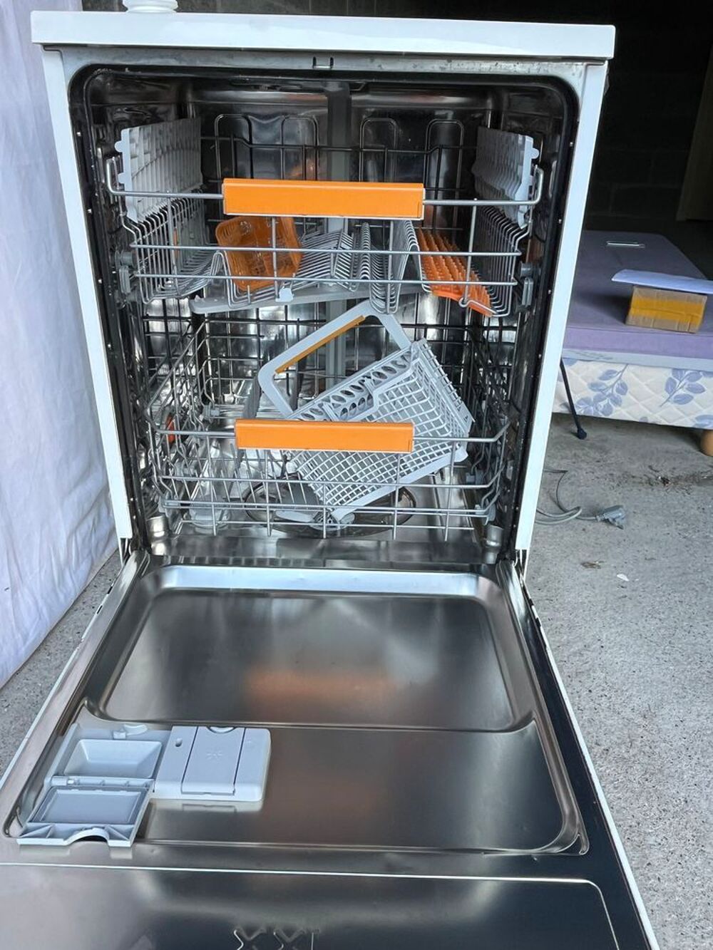 Suite au changement de cuisine &eacute;lectrom&eacute;nager + &eacute;vier Electroménager