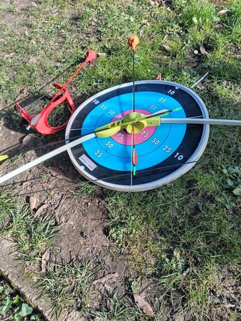 Arc geologic decathlon avec cible et arbal�te Vert-Saint-Denis (77)