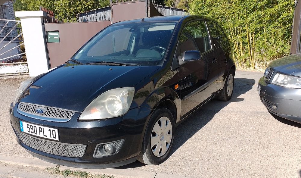 Fiesta 1.4 TDCi Ghia 2006 occasion 77250 Veneux-les-Sablons