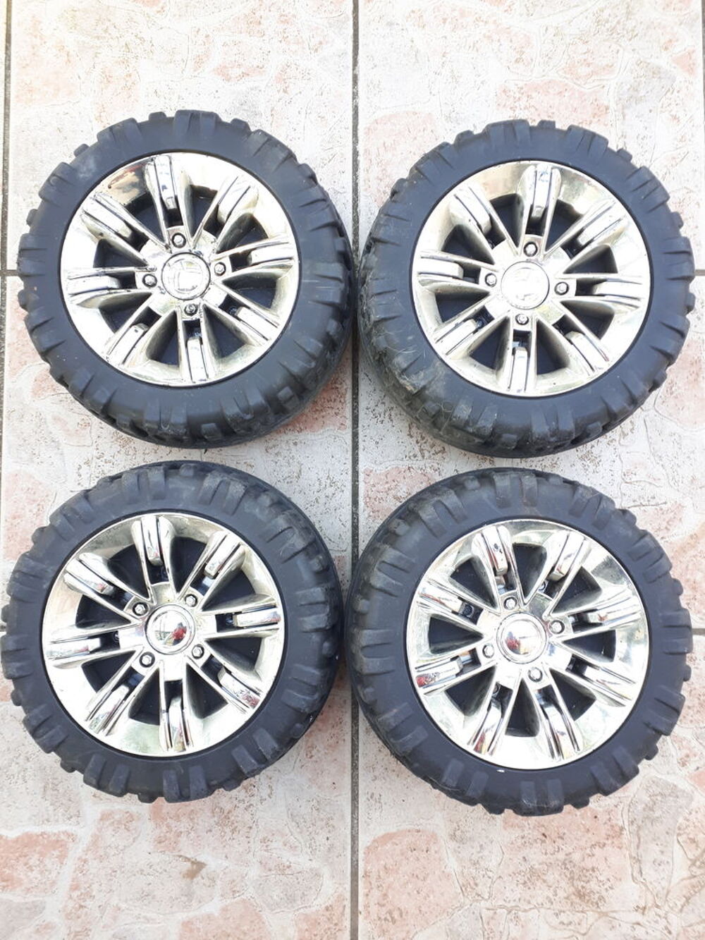 4 Roues en polypropyl&egrave;ne Bricolage