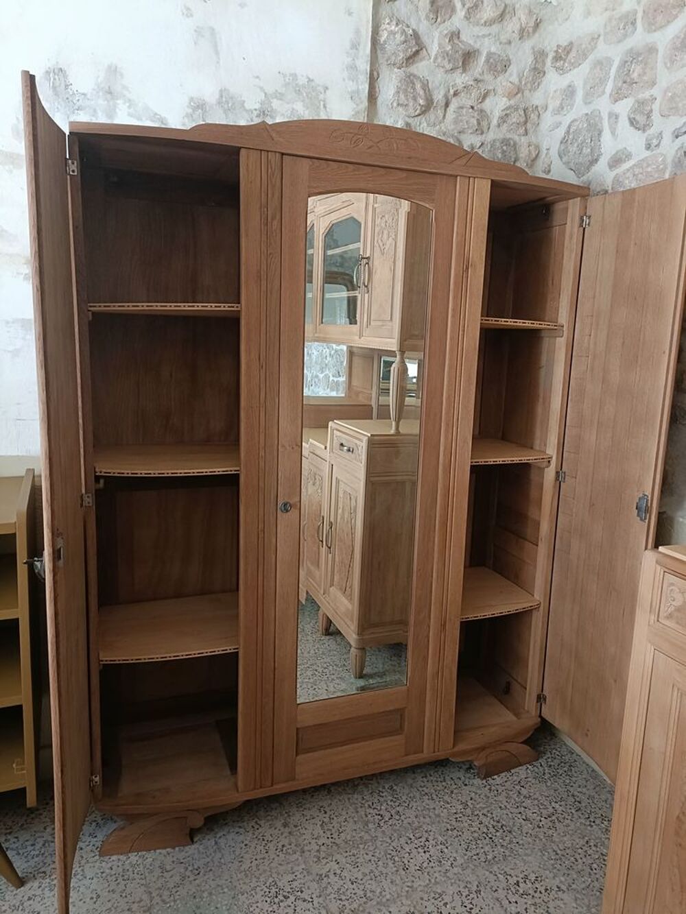 Armoire art d&eacute;co
Meubles