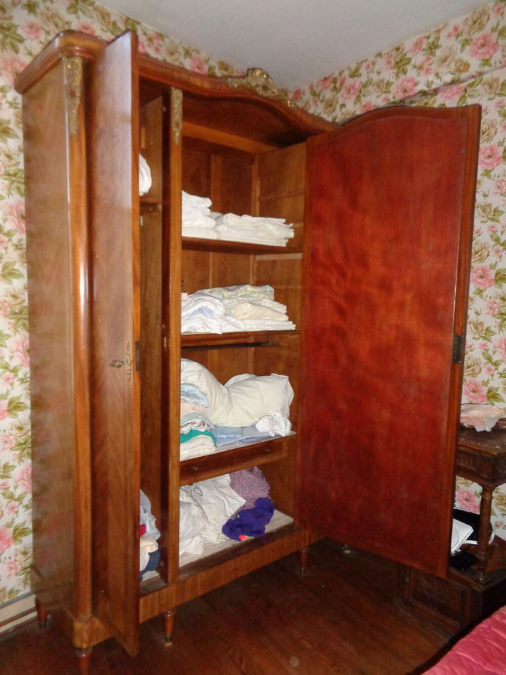 Armoire vernie Meubles
