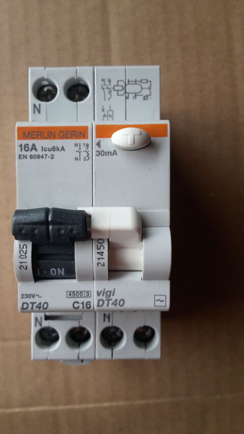 Disjoncteur diff�rentiel Merlin G�rin 16A 30ml- 6 en stock. 14 Paris 12 (75)