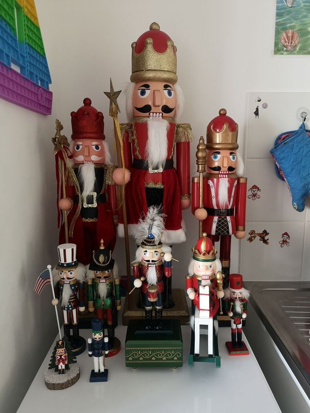 Lot de 9 Casse Noisettes Neufs. Décoration