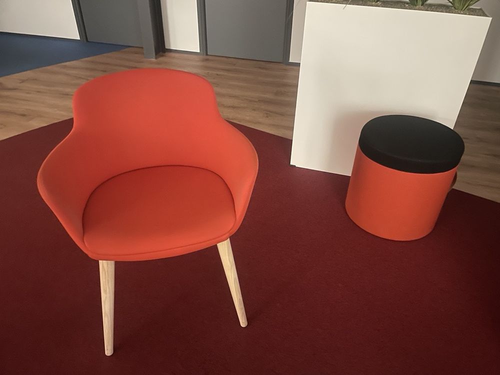 Meuble de salon (canap&eacute;, table basse, fauteuils, poufs) Meubles