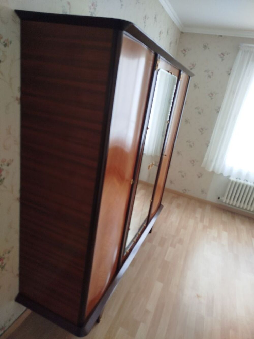 Grande armoire en bois de palissandre (TBE) Meubles