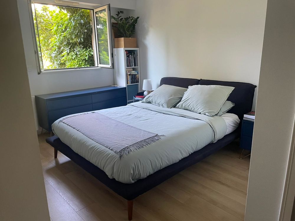 Lit double Aurore lin stonewashed + matelas. Tr&egrave;s bon &eacute;tat! Meubles