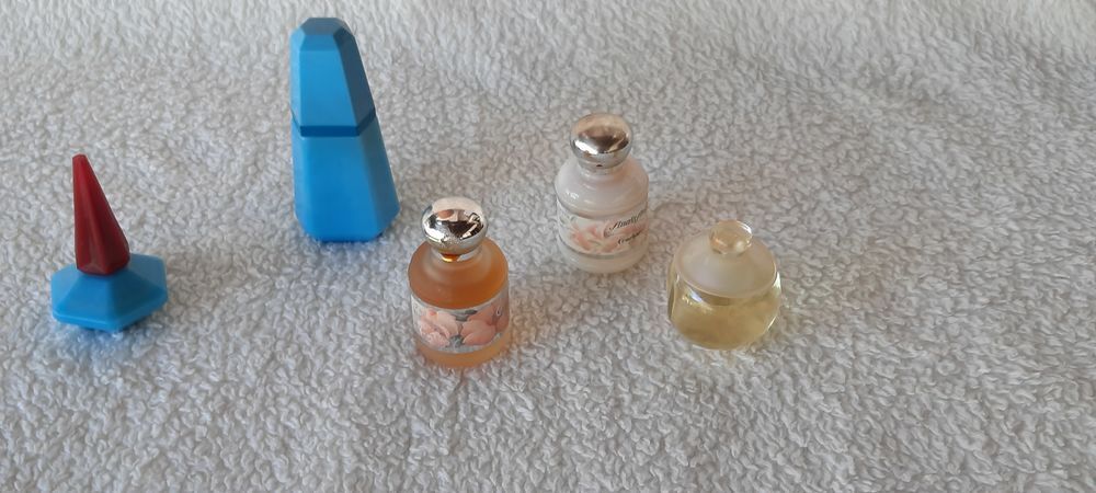 5 miniatures collection de parfums originales cacharel 