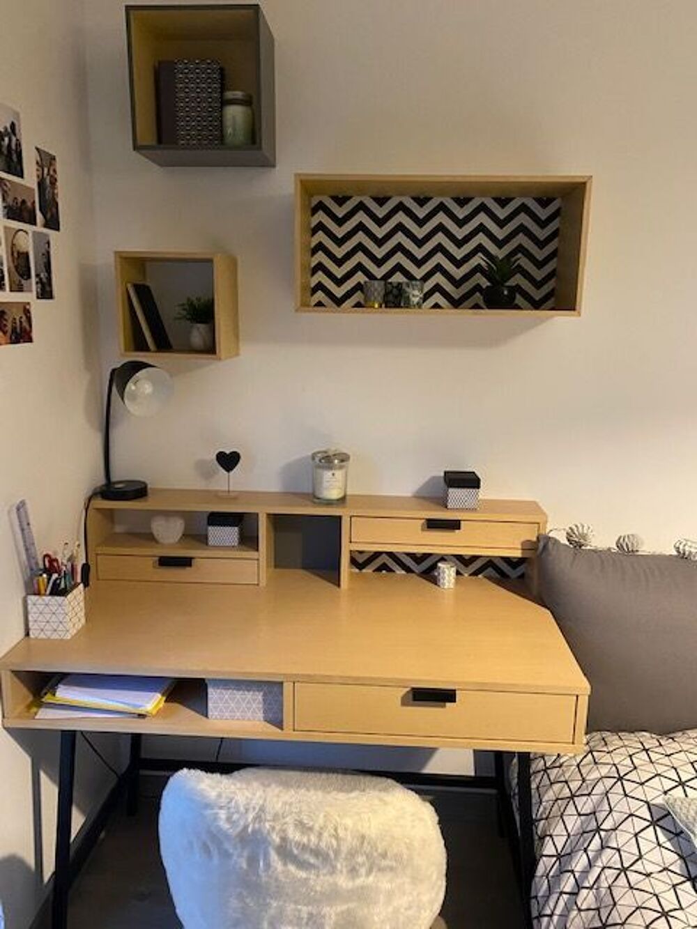 Bureau avec 3 &eacute;tag&egrave;res Meubles