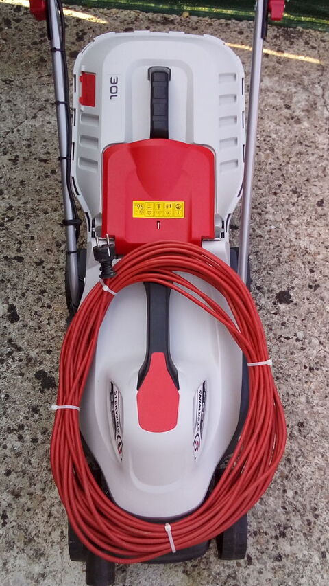 tondeuse électrique sterwins 1400w ; 33 cm ;en très bon état Chaource (10)